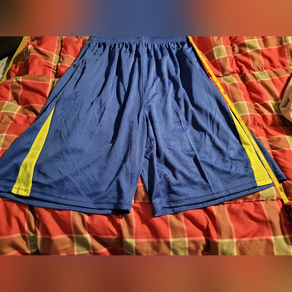 Men's active shorts